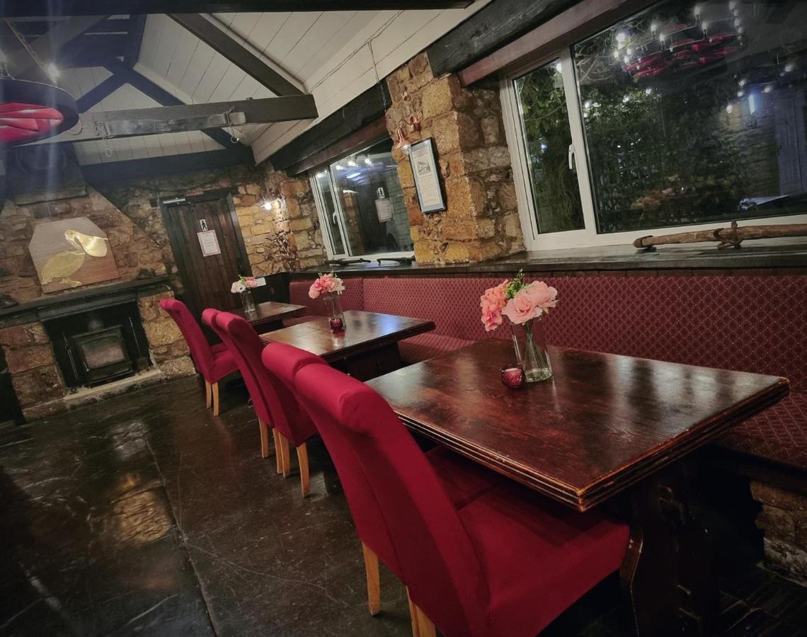 斯泰普尔福德 鹈鹕旅馆酒店 外观 照片